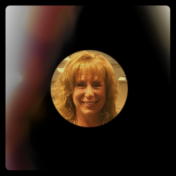 Meet your Posher, Lisa - Picture 1 of 1